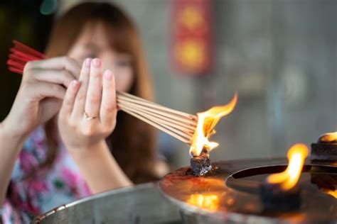 香的長短意思|習俗百科／香的長短不一樣！祭神、拜祖先有區別